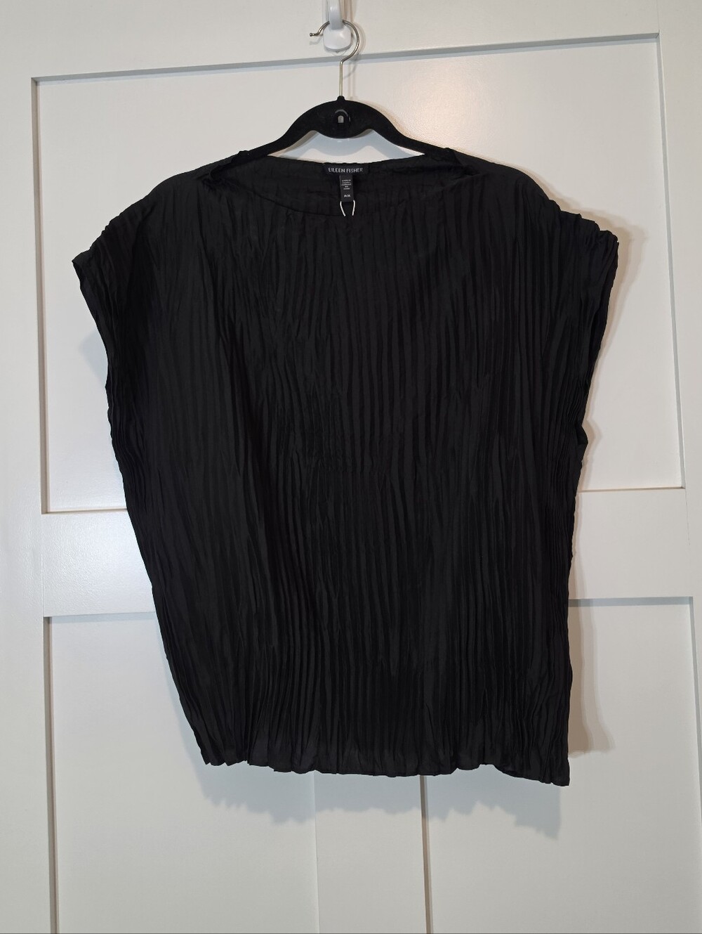 Eileen Fisher Silk Crushed Elegant Top Cap Sleeves Funnel Neck Black Medium NEW - Picture 6 of 11
